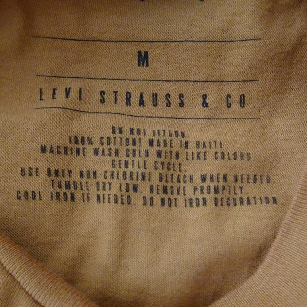 Levi's Long Sleeve T-Shirt Men's Size M Brown Spell Out Logo Flawed Read Descr